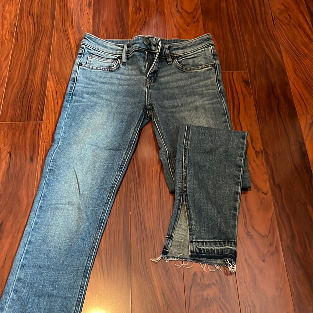 FREE PEOPLE size 25 worn a handful of times.  Skinny jeans low rise
